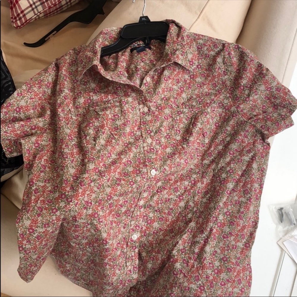 ISO Tommy Hilfiger short sleeved flower blouse L